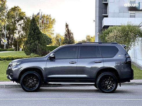 Toyota Land Cruiser Prado 2021 - фото 13