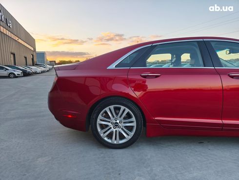 Lincoln MKZ 2015 красный - фото 14