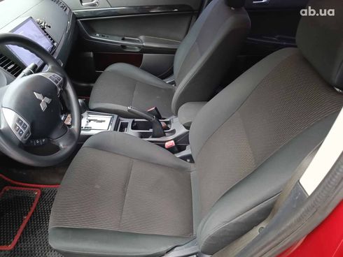 Mitsubishi Lancer 2016 красный - фото 32