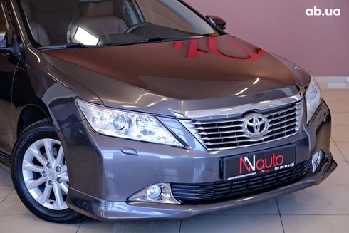 Toyota Camry 2014 серый - фото 3