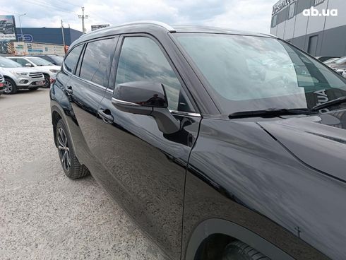 Toyota Highlander 2021 коричневый - фото 4