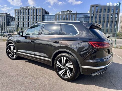 Volkswagen Touareg 2022 - фото 21