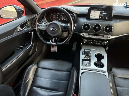 Kia Stinger 2017 - фото 30