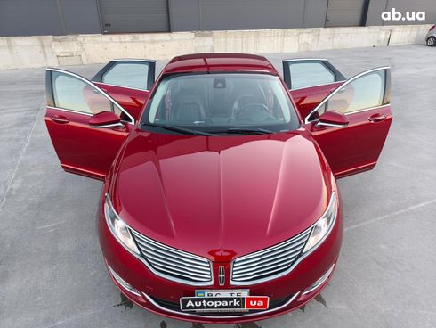 Lincoln MKZ 2015 красный - фото 22