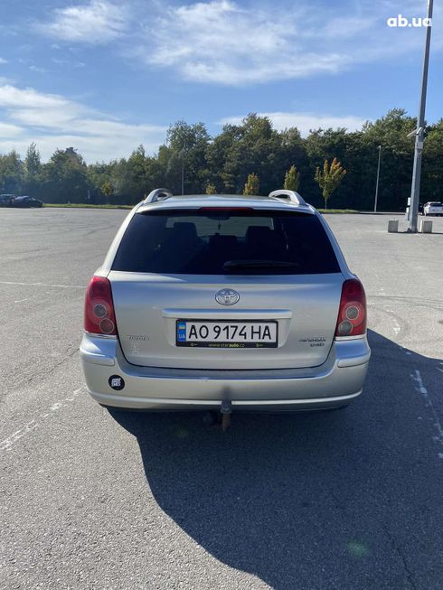 Toyota Avensis 2008 серебристый - фото 9