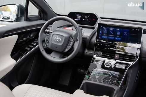 Toyota bZ 2022 - фото 7