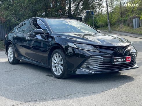 Toyota Camry 2017 черный - фото 6
