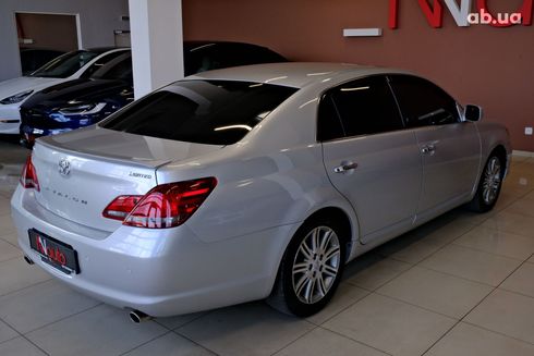 Toyota Avalon 2009 серебристый - фото 4