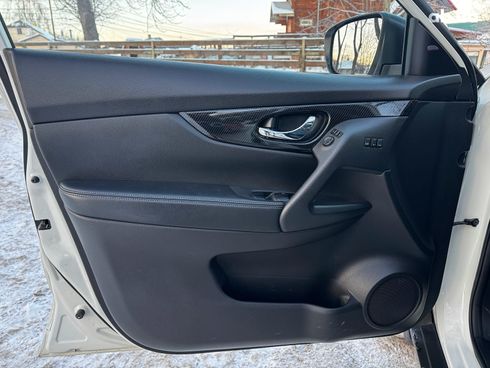Nissan Rogue 2018 белый - фото 14