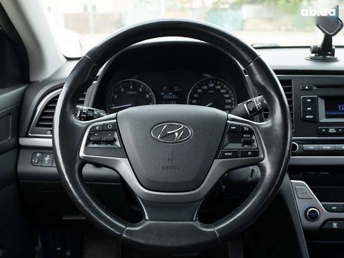 Hyundai Elantra 2018 - фото 11