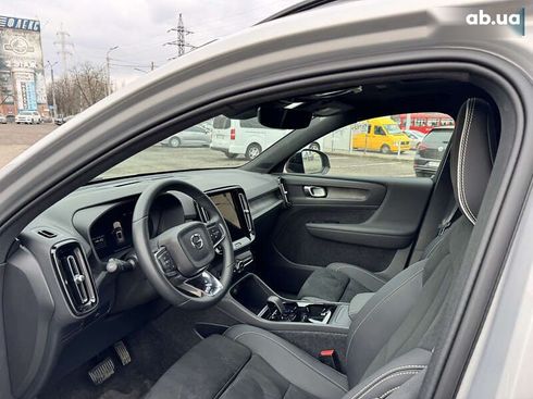 Volvo XC40 2023 - фото 13