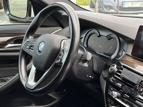 BMW 5 серия 2018 белый - фото 44