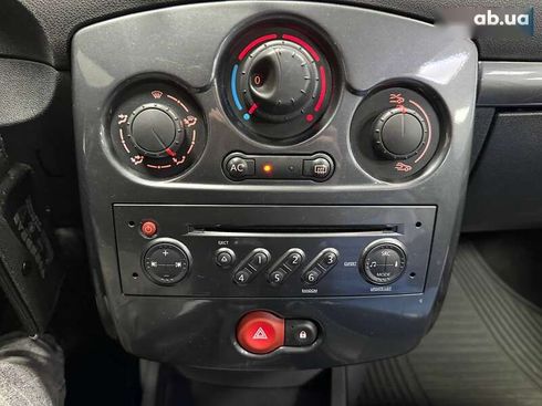 Renault Clio 2007 - фото 23