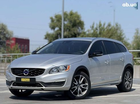 Volvo V60 2018 - фото 2
