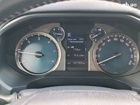 Toyota Land Cruiser Prado 2018 белый - фото 25