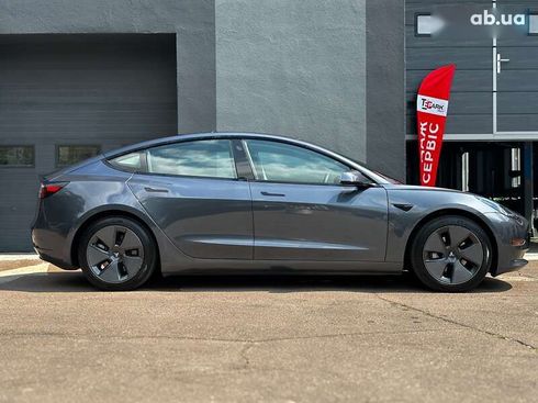 Tesla Model 3 2021 - фото 10