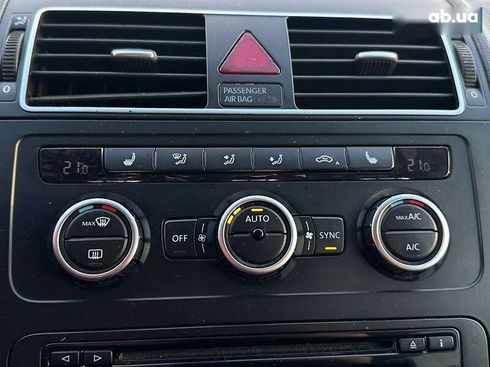 Volkswagen Touran 2012 - фото 23