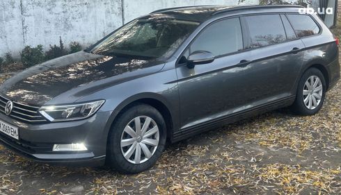 Volkswagen Passat 2016 серый - фото 3