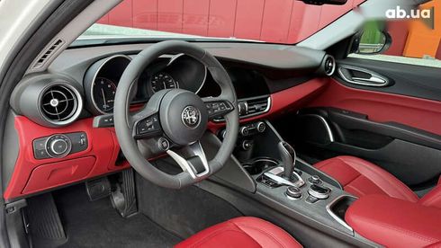 Alfa Romeo Giulia 2021 - фото 25