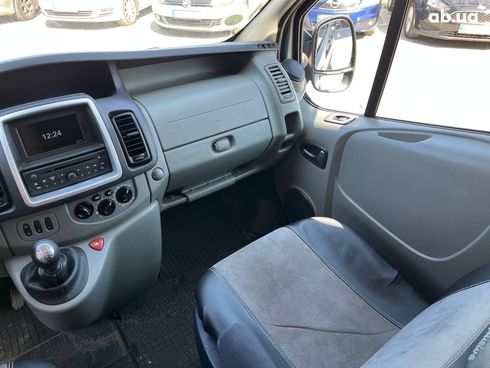 Renault Trafic 2014 серый - фото 24
