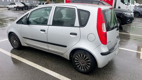 Mitsubishi Colt 2006 серебристый - фото 10