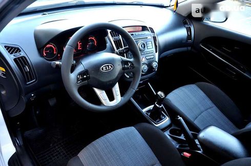 Kia Cee'd 2012 - фото 25