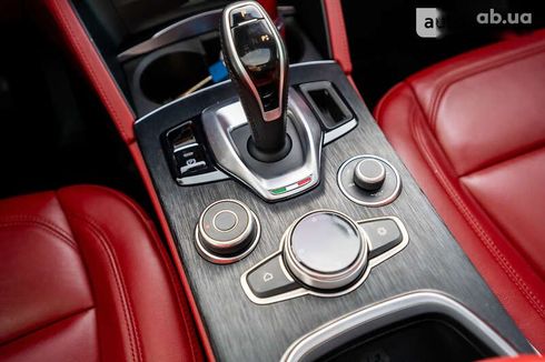 Alfa Romeo Stelvio 2020 - фото 26