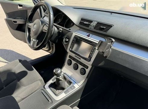 Volkswagen Passat 2009 - фото 11