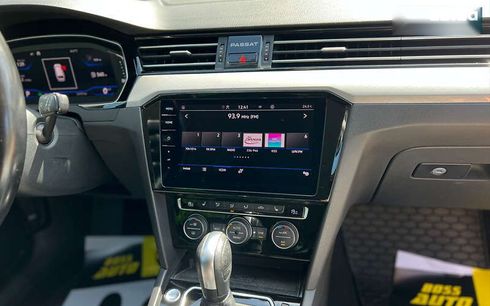 Volkswagen Passat 2020 - фото 26