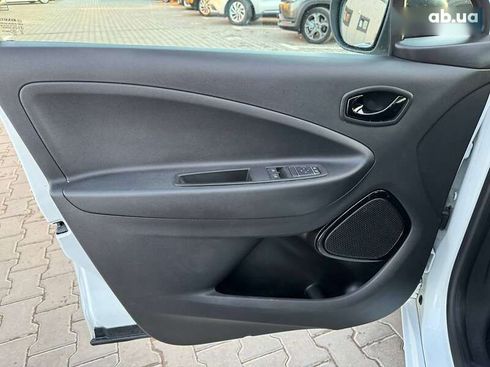 Renault Zoe 2020 - фото 20