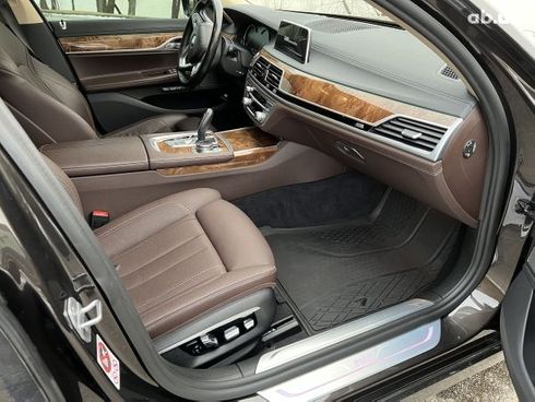 BMW 7 серия 2017 - фото 9