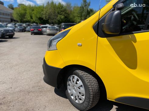 Renault Trafic 2017 желтый - фото 3
