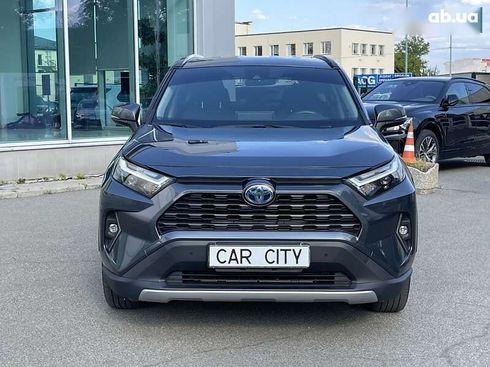 Toyota RAV4 2020 - фото 2