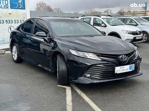 Toyota Camry 2019 - фото 3