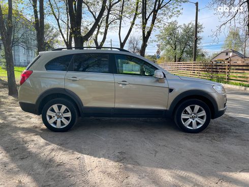 Chevrolet Captiva 2009 бежевый - фото 6