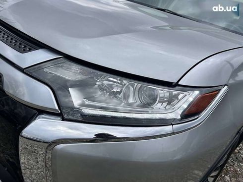 Mitsubishi Outlander 2018 - фото 11
