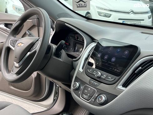 Chevrolet Malibu 2019 серый - фото 13