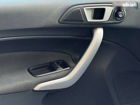Ford Fiesta 2011 - фото 18