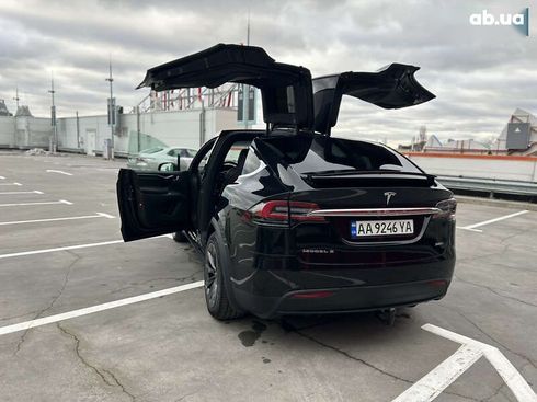 Tesla Model X 2018 - фото 19