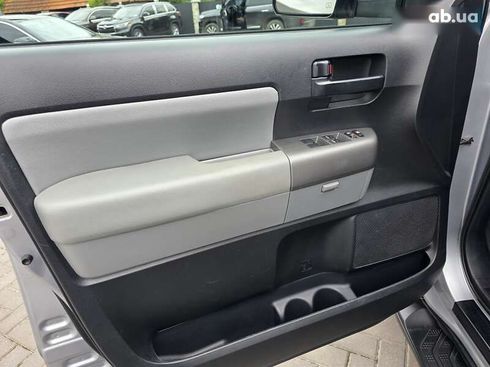 Toyota Sequoia 2014 - фото 19