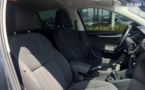 Skoda Octavia 2017 - фото 11
