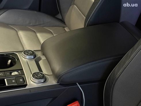Volkswagen Touareg 2021 коричневый - фото 23