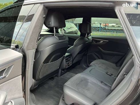 Audi RS Q8 2023 - фото 22