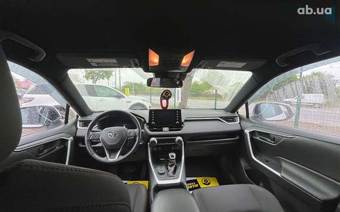 Toyota RAV4 2021 - фото 19