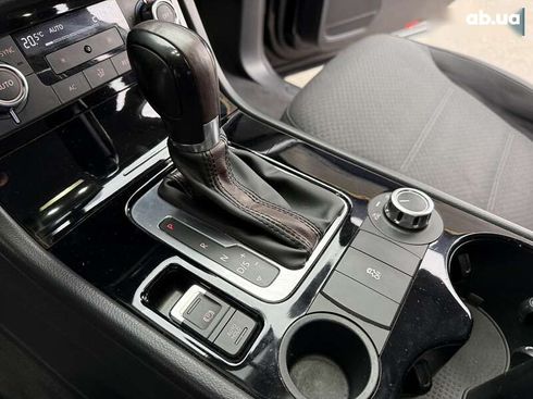 Volkswagen Touareg 2012 - фото 19