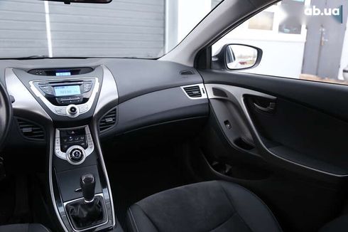 Hyundai Elantra 2012 - фото 15