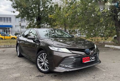 Toyota Camry 2019 - фото 16