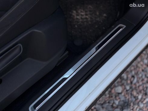 Volkswagen Tiguan 2017 белый - фото 24