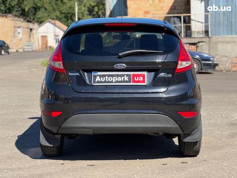 Ford Fiesta 2011 черный - фото 8
