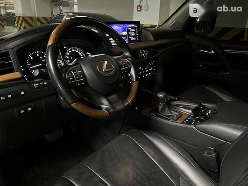 Lexus LX 2016 - фото 20